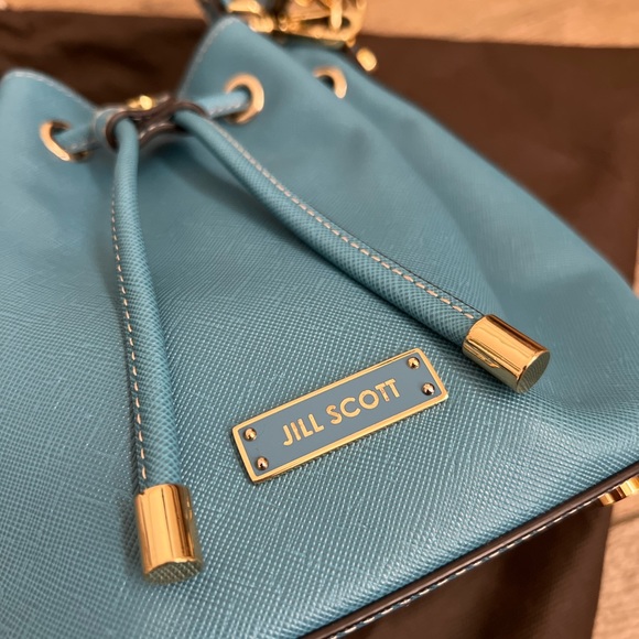 Jill Scott Leather Bucket Bag with crossbody strap - Picture 2 of 6